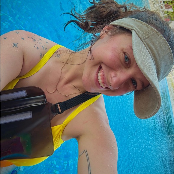 Meet the Posher 💕 Blythe Haney! - Picture 6 of 6